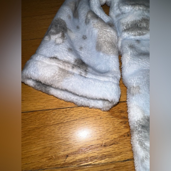 Bundle of 2 baby towels 9 months and 12 + months - Picture 6 of 16